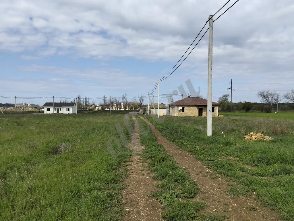 Продаю участок в Крыму рядом с морем 6 соток