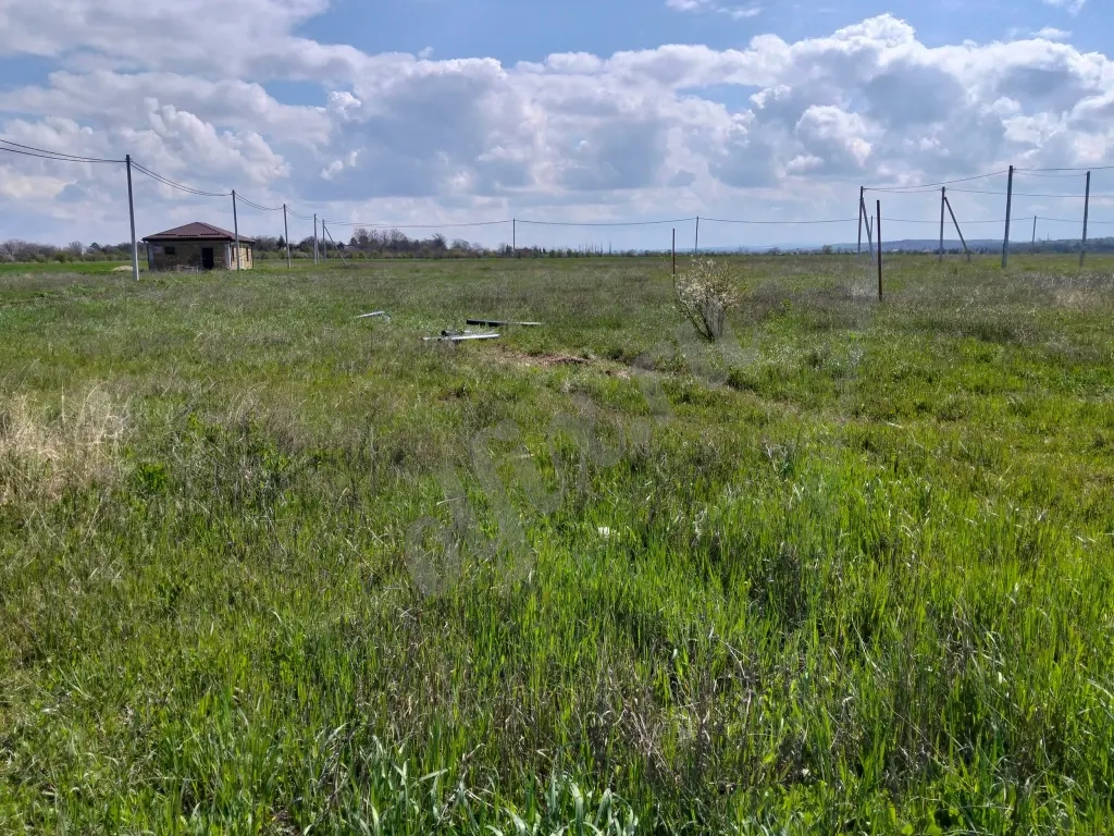 Продаю участок в Крыму рядом с морем 6 соток