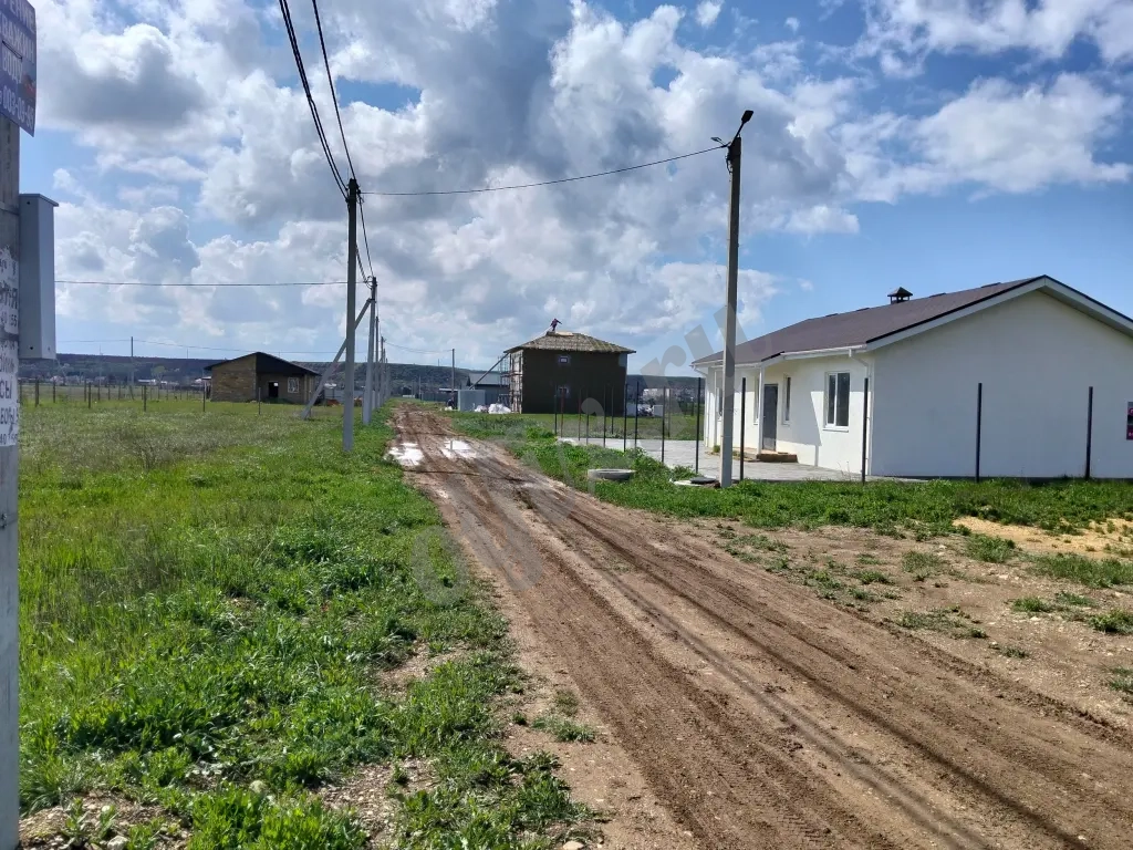 Продаю участок в Крыму рядом с морем 6 соток