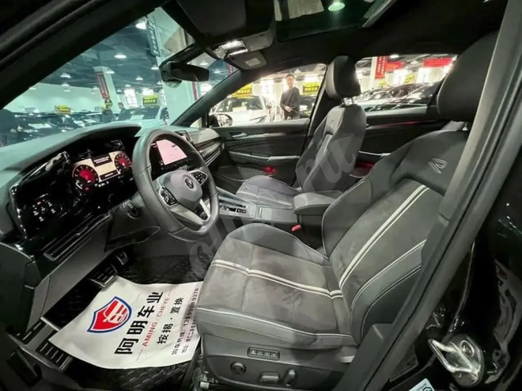 Volkswagen GOLF 2023