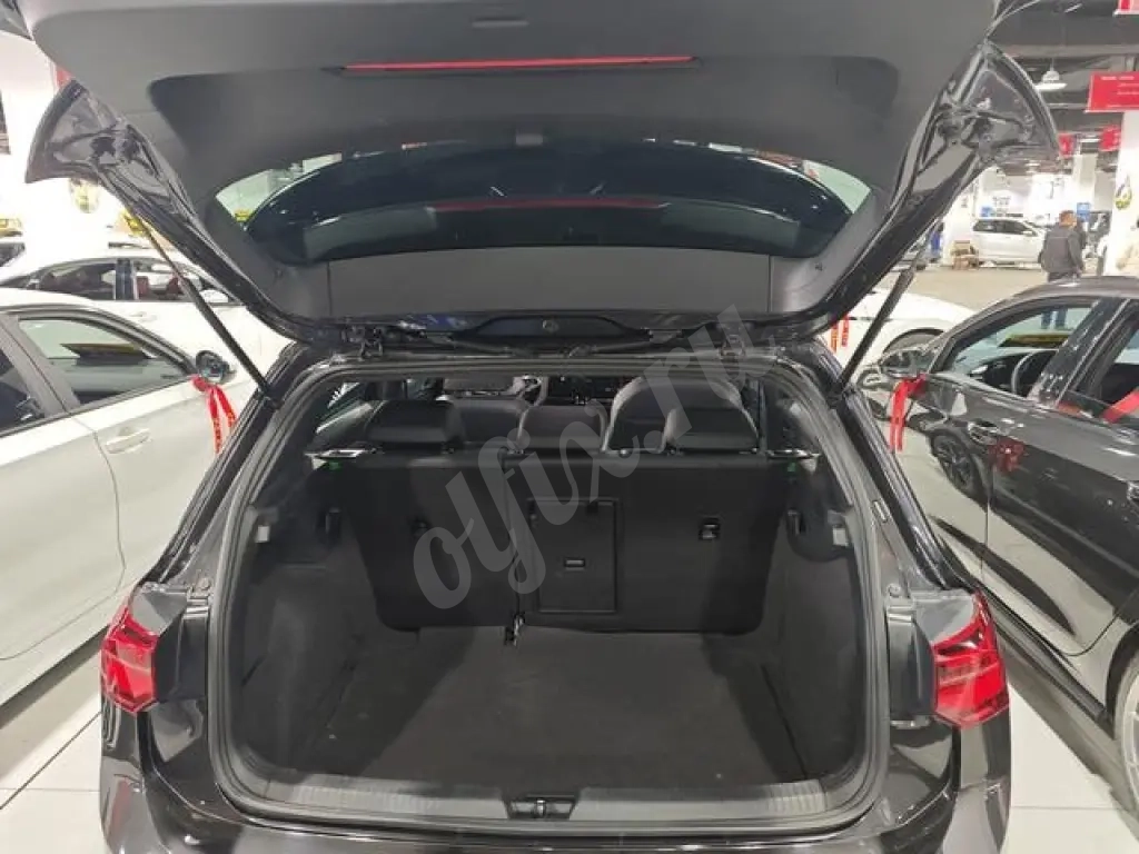 Volkswagen GOLF 2023