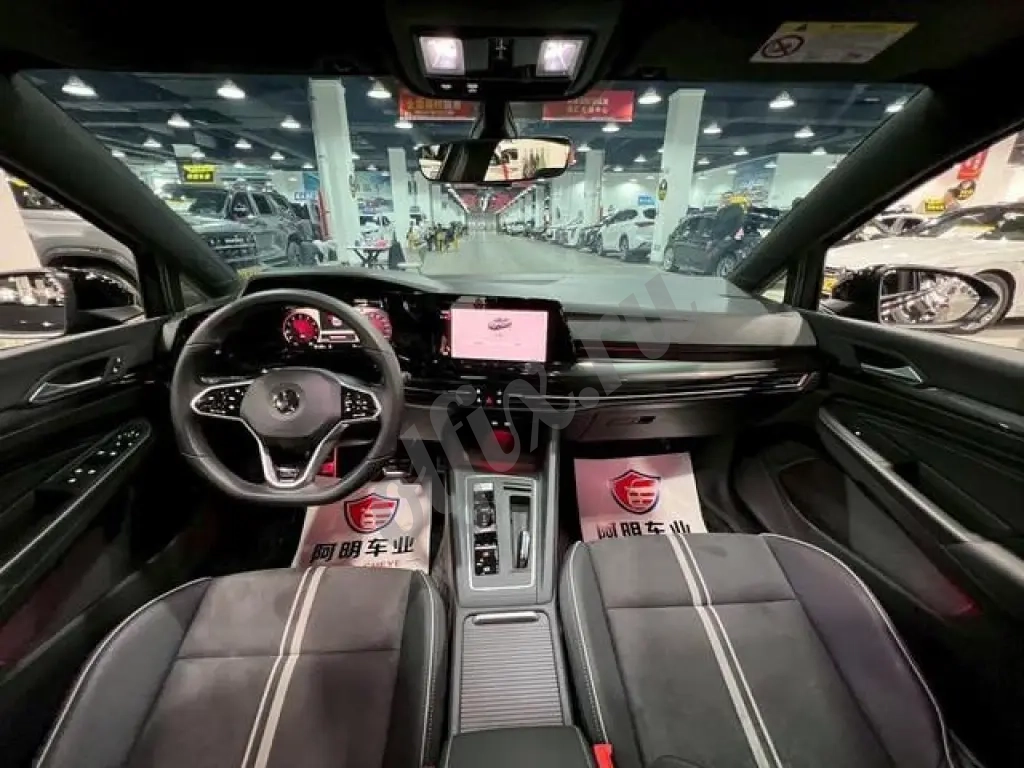 Volkswagen GOLF 2023