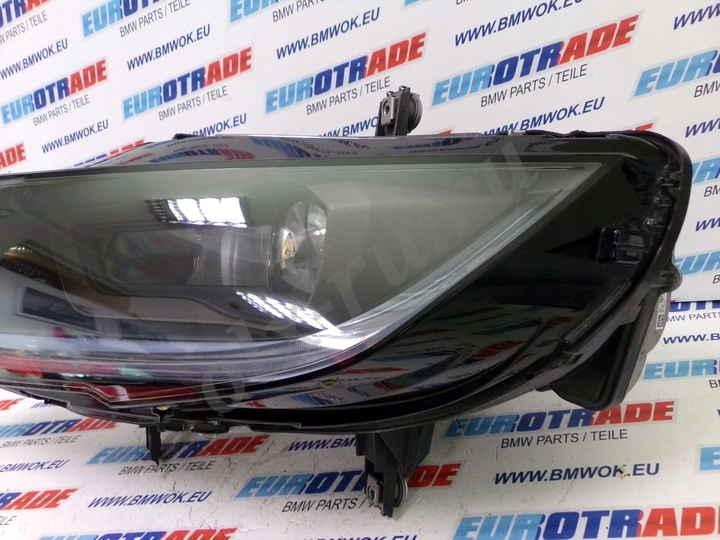 Продам новые фары на BMW i8