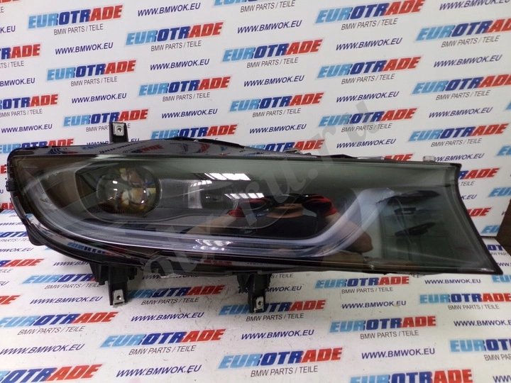 Продам новые фары на BMW i8