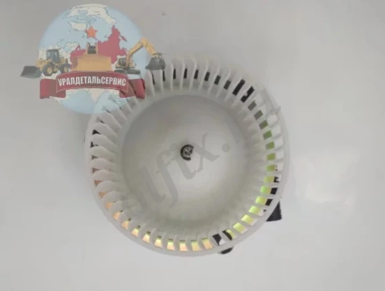 Мотор отопителя 4658943 Hitachi