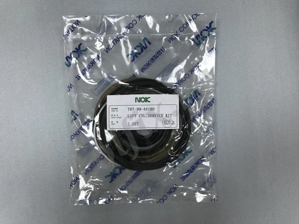 Рeмкoмплeкт  г/ц подъема отвала 707-99-44180 на Komatsu D155A-5 NOK