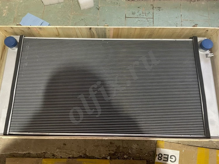 Радиатор охлаждения водяной 4655008 Hitachi