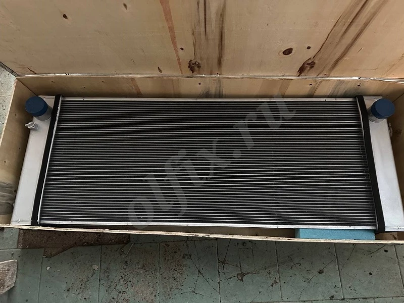 Радиатор охлаждения водяной 4649913 Hitachi