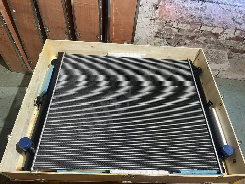 Радиатор охлаждения водяной YA00012059 Hitachi