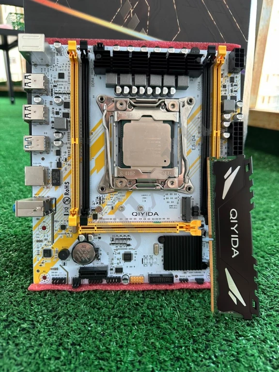 Набор материнская плата Qiyida ED4 LGA2011-3, процессор E5 2620V3, оперативная память 1x16 Гб DDR4