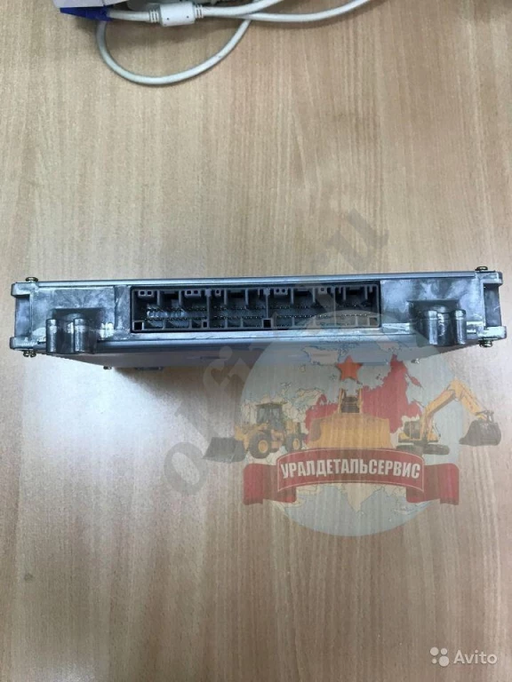 Контроллер X4427303 9318851 на Hitachi ZX330-3G