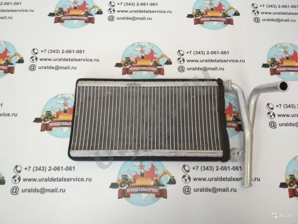 Радиатор отопителя XB00001051 Hitachi