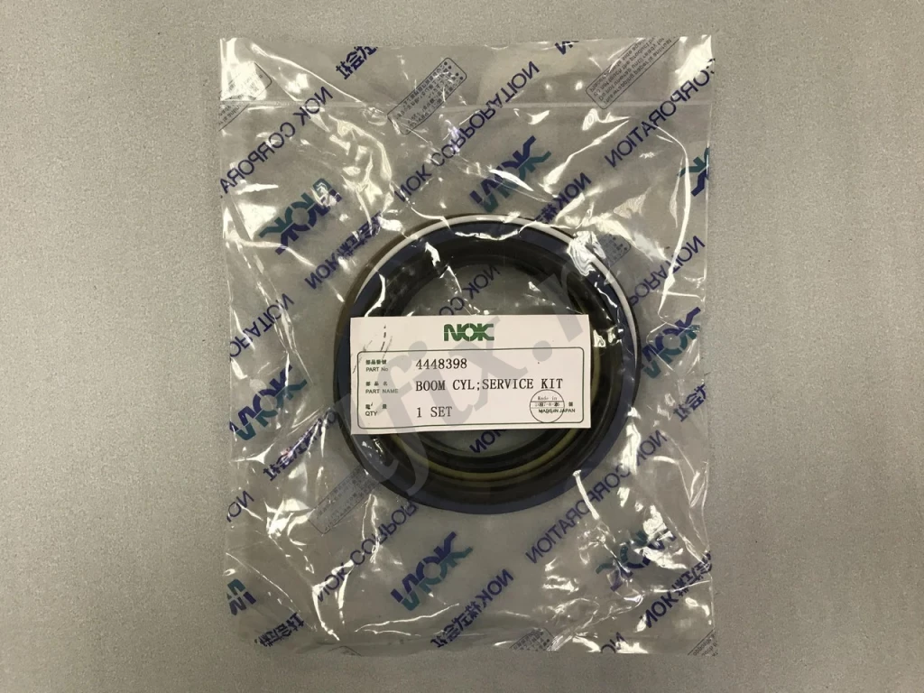 Р/к гидроцилиндр стрелы 4448398 на Hitachi ZX200 NOK