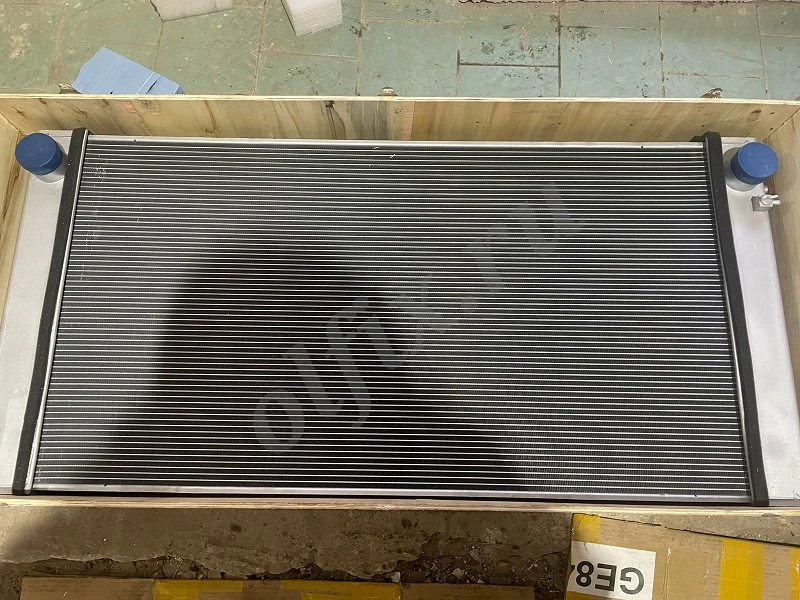 Радиатор охлаждения водяной 4655008 Hitachi