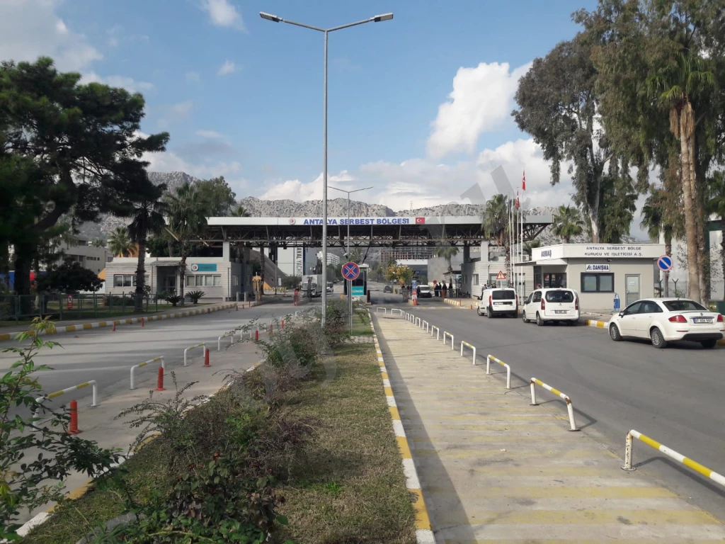 ПРОДАЕЦА ЗДАНИЕ В СЭЗ АНТАЛИИ 1300 КВ В ПРИСТИЖНОИ РАЙОНЕ КОНЬЯАЛТЫ