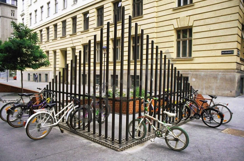 Сборка установка детских площадок в Москве. Монтаж МАФ